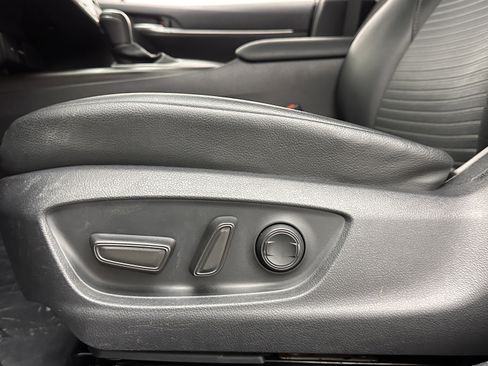 Used 2024 Toyota Camry SE w/ Convenience Package image 14