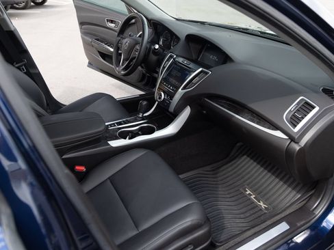 Used 2018 Acura TLX FWD image 18