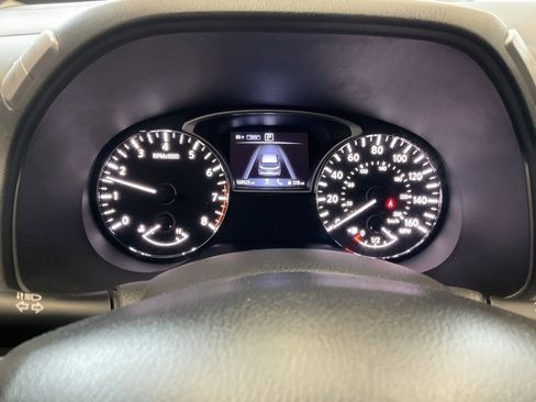 Used 2019 Nissan Pathfinder SL image 14