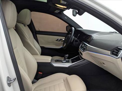 Used 2020 BMW 330i Sedan w/ Convenience Package RWD image 21
