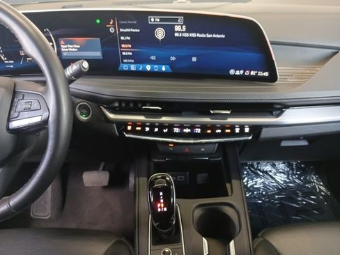Certified 2025 Cadillac XT4 Premium Luxury FWD image 3