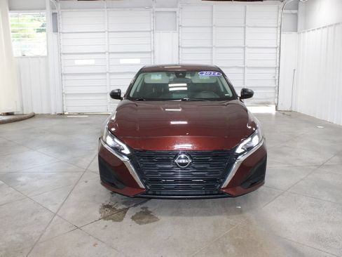 Used 2024 Nissan Altima 2.5 SV FWD image 3