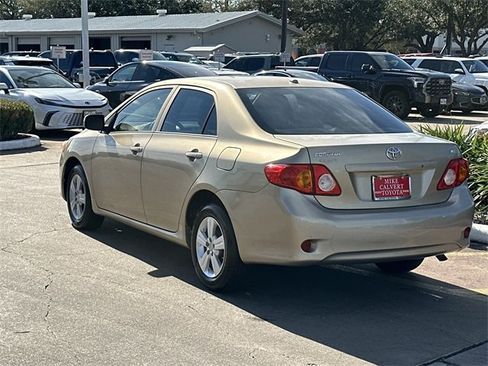 Used 2010 Toyota Corolla LE image 5