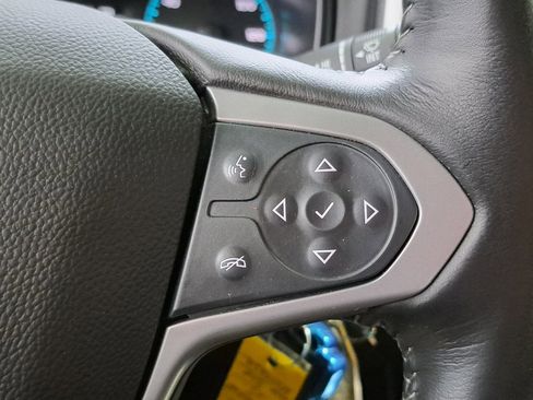 Used 2022 Chevrolet Colorado LT w/ Safety Package image 11