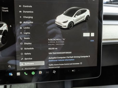 Used 2022 Tesla Model Y Long Range AWD/4WD image 8