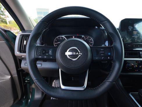 Used 2025 Nissan Pathfinder SL w/ SL Premium Package FWD image 10