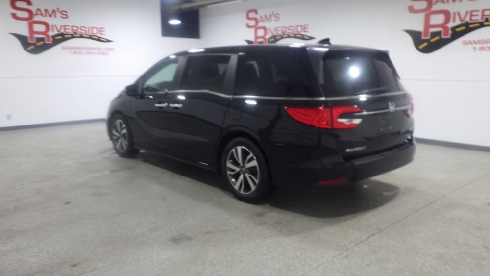 Used 2024 Honda Odyssey Touring image 2