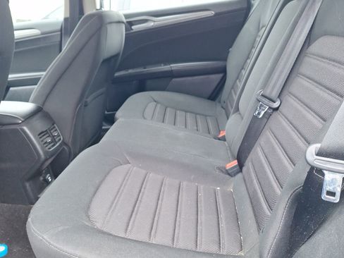 Used 2020 Ford Fusion SE image 16