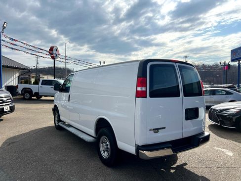 Used 2022 Chevrolet Express 2500 w/ Driver Convenience Package image 4