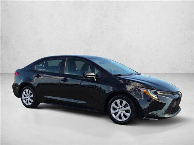 Used 2020 Toyota Corolla LE FWD image 2