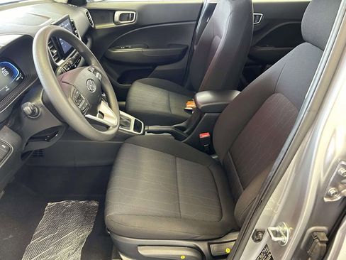 Used 2026 Hyundai Venue SE FWD image 14
