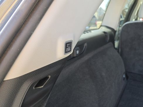 Used 2022 Jeep Grand Cherokee Overland w/ Luxury Tech Group IV image 10