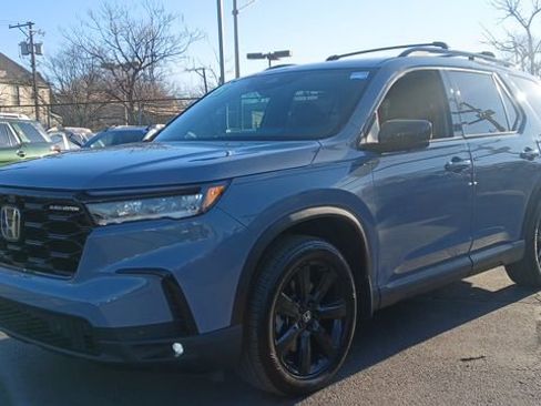 Used 2025 Honda Pilot Black Edition image 5