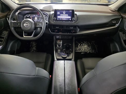 Used 2023 Nissan Rogue SV w/ SV Premium B Package image 18