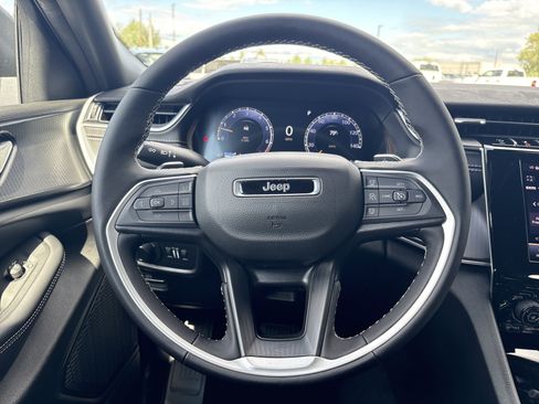 New 2025 Jeep Grand Cherokee Laredo X w/ Luxury Tech Group I image 24