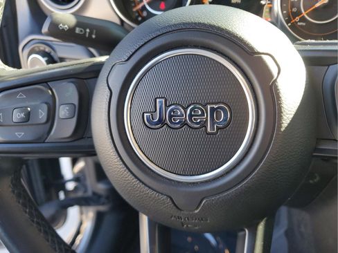 Used 2022 Jeep Wrangler Sport S image 25