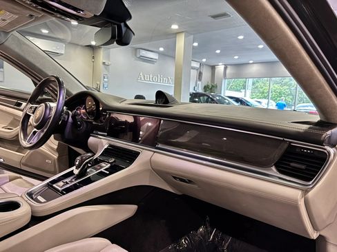 Used 2017 Porsche Panamera Turbo w/ Carbon Fiber Interior Package AWD/4WD image 10