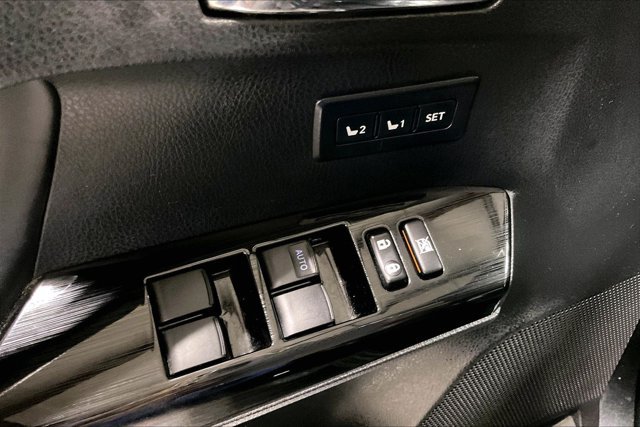 Used 2018 Toyota RAV4 Limited AWD/4WD image 39