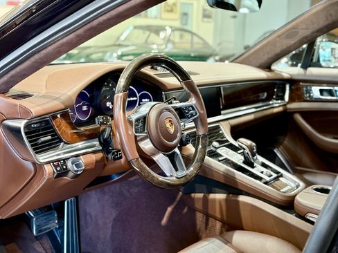 Used 2018 Porsche Panamera Turbo image 37