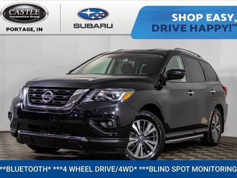 Used 2020 Nissan Pathfinder SV image 1