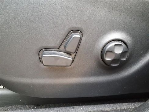 Used 2019 Jeep Cherokee Trailhawk w/ Cold Weather Group image 15