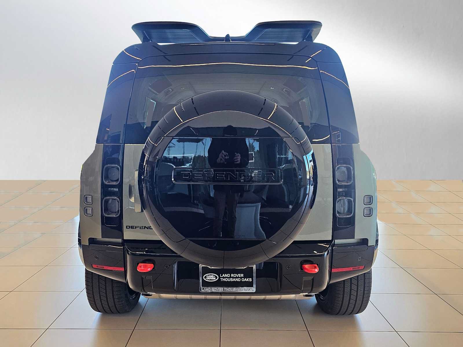 New 2025 Land Rover Defender 110 X AWD/4WD image 8