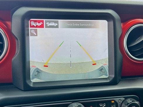 Used 2020 Jeep Gladiator Rubicon AWD/4WD image 10