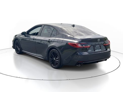 Used 2025 Toyota Camry SE FWD image 5