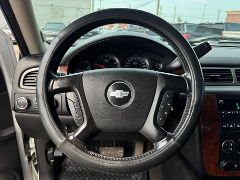 Used 2008 Chevrolet Silverado 3500 LTZ w/ EZ-Lift Tailgate Package AWD/4WD image 15