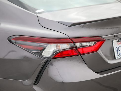 Used 2023 Toyota Camry SE FWD image 9