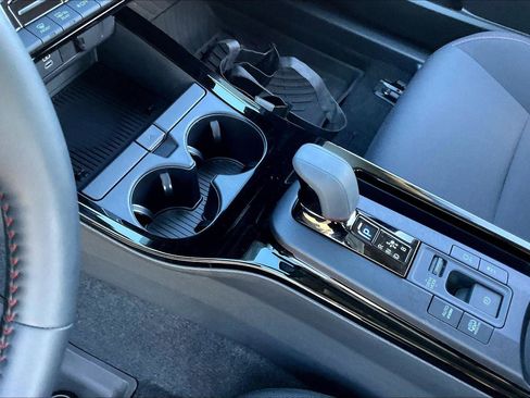 Certified 2025 Toyota Prius SE image 14