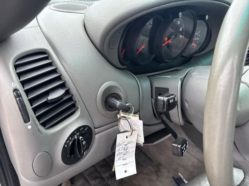 Used 2001 Porsche 911 Carrera 4 image 29