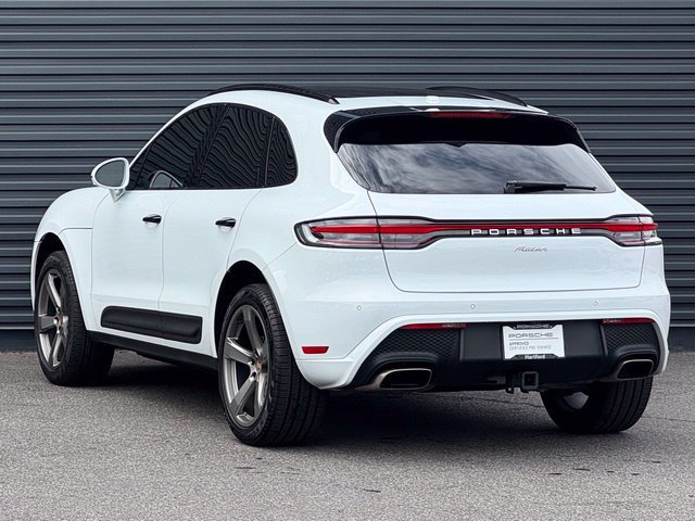 Certified 2023 Porsche Macan AWD/4WD image 3