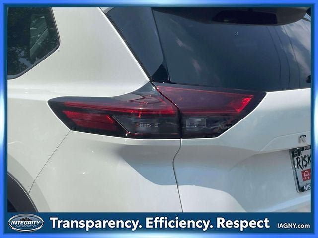 Certified 2023 Nissan Rogue SL AWD/4WD image 11