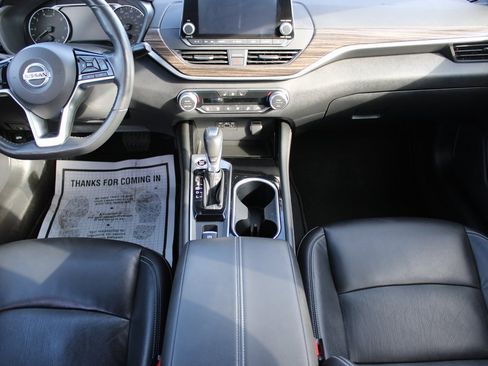 Used 2022 Nissan Altima 2.5 Platinum image 30