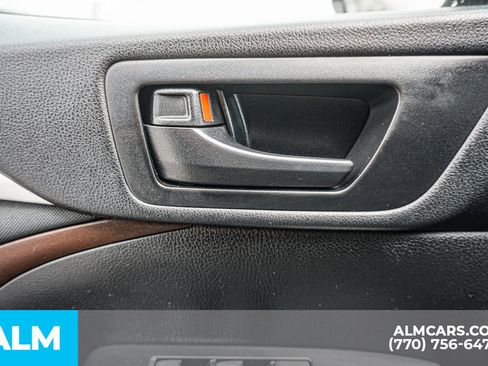 Used 2018 Toyota Highlander LE image 52