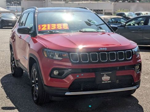 Used 2023 Jeep Compass Limited image 3