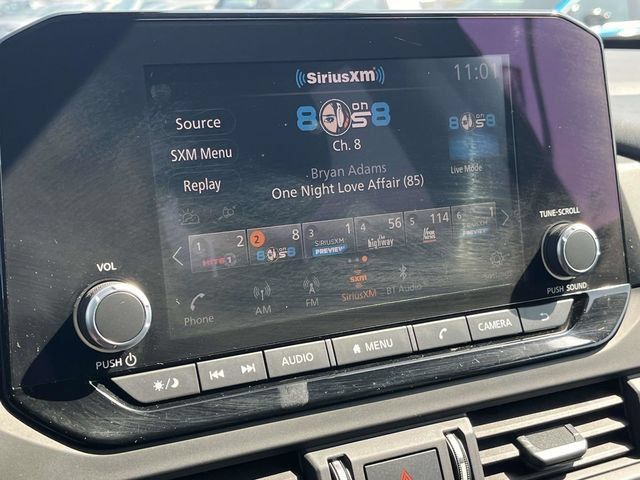 Used 2025 Nissan Pathfinder S FWD image 28