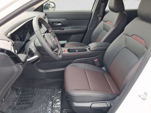 New 2026 Nissan Kicks SR w/ Cold Weather Package AWD/4WD image 9