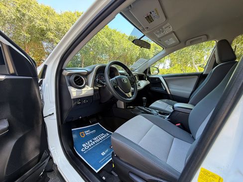 Used 2015 Toyota RAV4 LE image 10