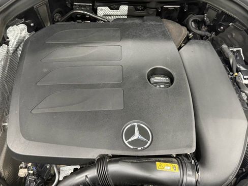 Used 2021 Mercedes-Benz GLC 300 4MATIC w/ AMG Line image 11