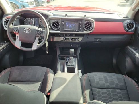 Used 2017 Toyota Tacoma SR5 image 21