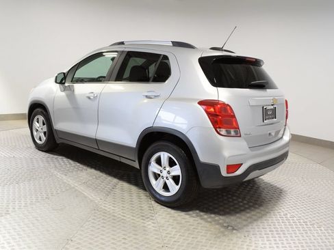 Used 2020 Chevrolet Trax LT FWD image 11