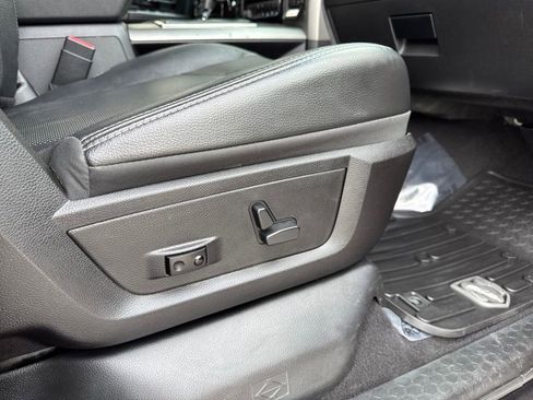 Used 2013 RAM 1500 Sport AWD/4WD image 32