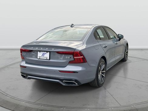 Used 2022 Volvo S60 B5 Inscription image 5