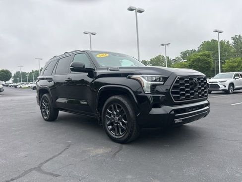 Used 2024 Toyota Sequoia Platinum AWD/4WD image 4