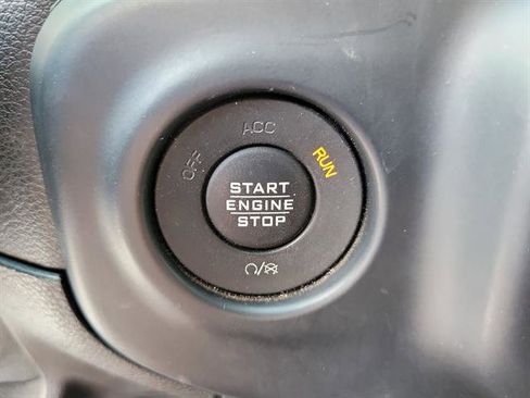 Used 2020 Jeep Gladiator Overland AWD/4WD image 16