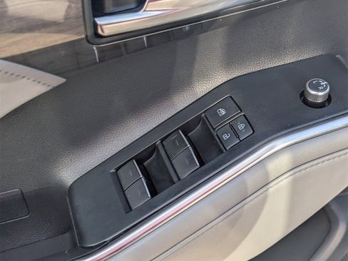 Used 2020 Toyota Highlander Platinum image 19