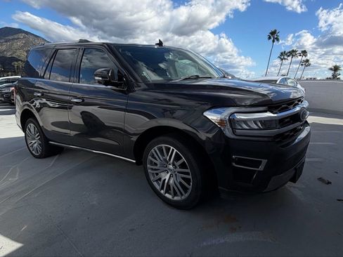 Used 2024 Ford Expedition Limited image 1