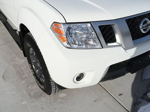 Used 2019 Nissan Frontier PRO-4X image 11